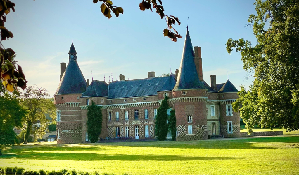 James Hill Lives in a&nbsp;Castle